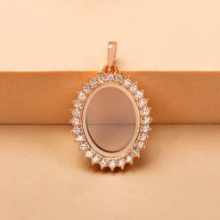 Flash Sale 🧨 Origami Owl Crystal Oval Living Locket 👏