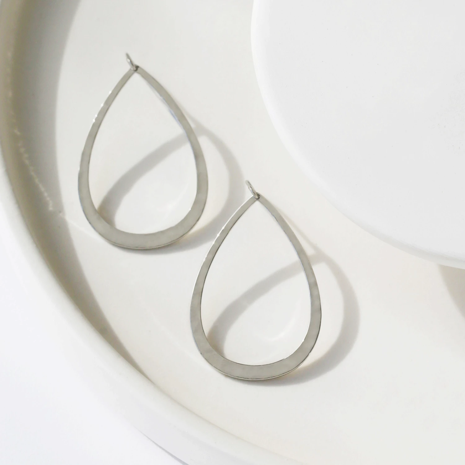 Coupon ๐ Origami Owl ๐จ Hammered Open Teardrop Earrings ๐งจ 4 Coupon ๐ Origami Owl ๐จ Hammered Open Teardrop Earrings ๐งจ - Image 2