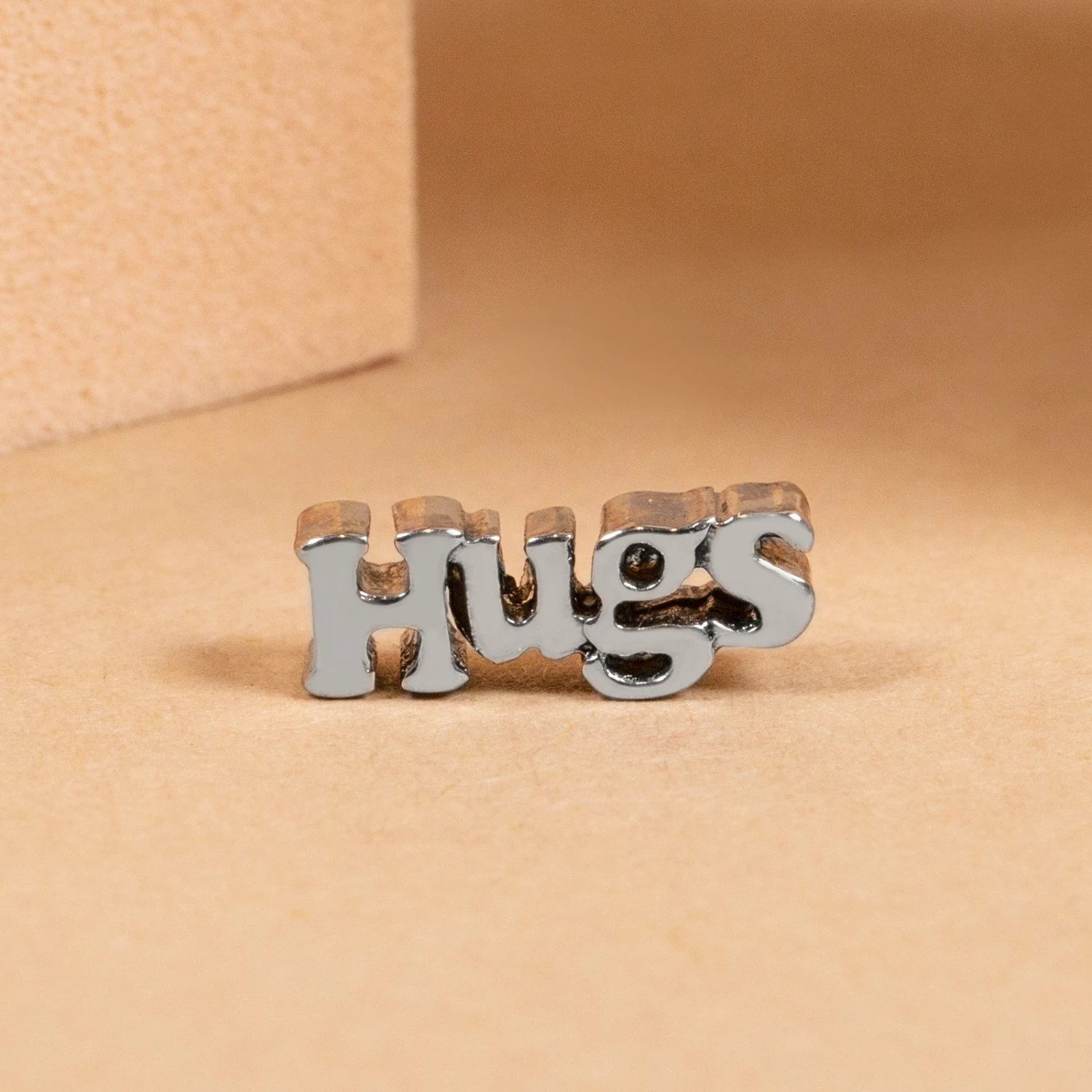 Coupon ⌛ Origami Owl "Hugs" Charm ⭐ 3 Coupon ⌛ Origami Owl "Hugs" Charm ⭐