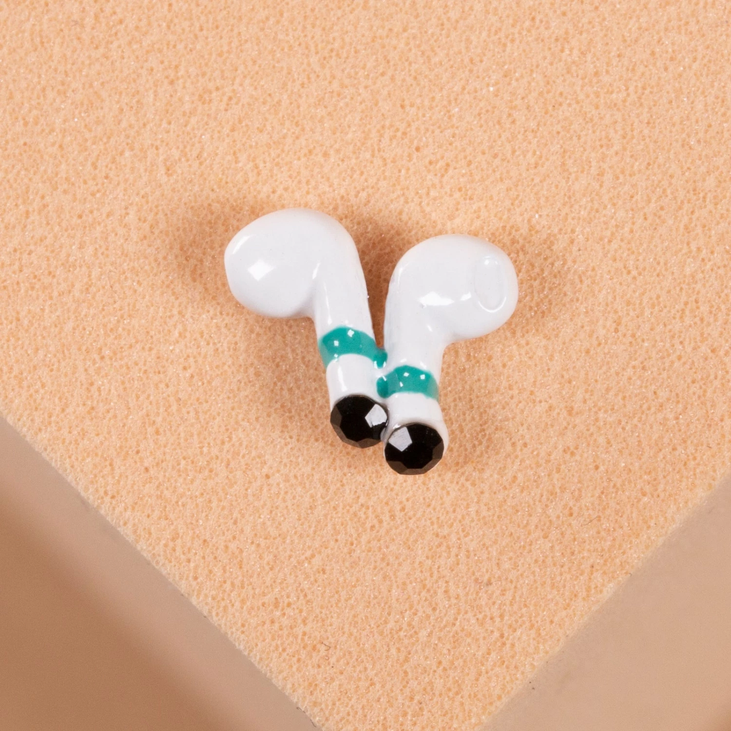 Best deal ๐ฅ Origami Owl Earbuds Charm ๐ฅ 3 Best deal ๐ฅ Origami Owl Earbuds Charm ๐ฅ