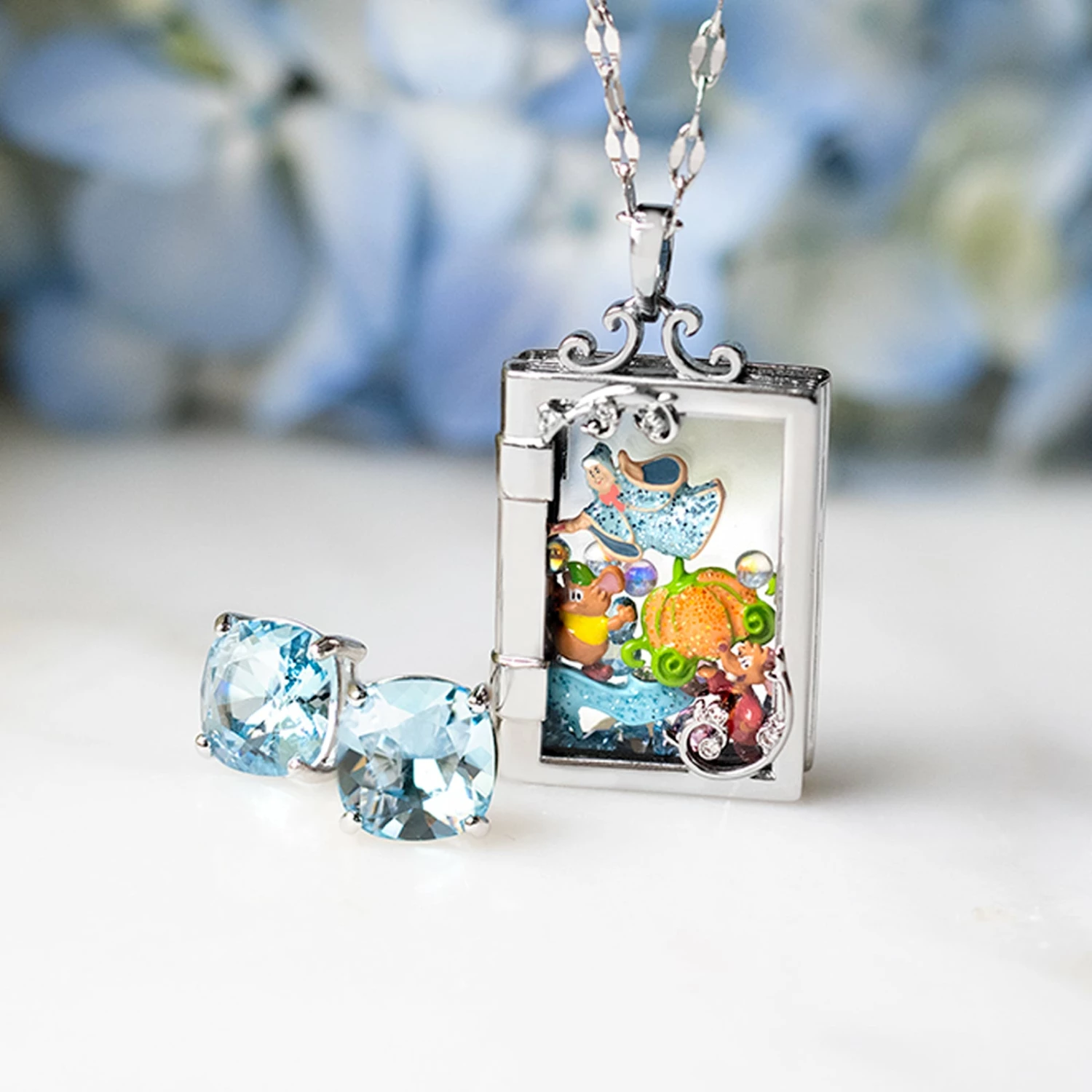 Best deal ๐ Origami Owl Disney Silver Storybook Living Locket with Crystals โญ 5 Best deal ๐ Origami Owl Disney Silver Storybook Living Locket with Crystals โญ - Image 3